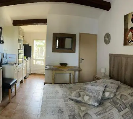 Les Deux Pins Apartment Saintes-Maries-de-la-Mer Exterior photo